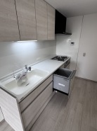 食洗機付きのキッチンはトクラス（旧ヤマハ）製の高級仕様を採用しています。