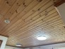 1階の天井はパイン材を使っていて山小屋風でおしゃれです。