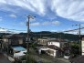 2階の窓からは山が見えて落ち着いた気持ちになります。