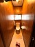 １階のトイレです。壁が木目で手入れしやすいです。