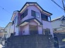 角側から見た建物です。