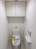 ウォッシュレット付きのTOTO社製のトイレは便座のリフトアップ機能付でお掃除がしやすいです。