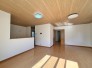 ウッドデッキ入り口から見たＬＤＫです。
開放的な広さを備えた住空間。ウッドデッキへもスムーズにつながり、心地よい風とゆとりを感じられます
